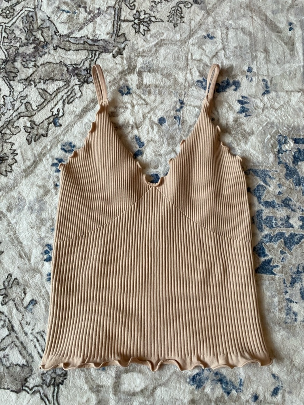 NWOT Boutique Scalloped Ribbed V-Neck Tank in Beige